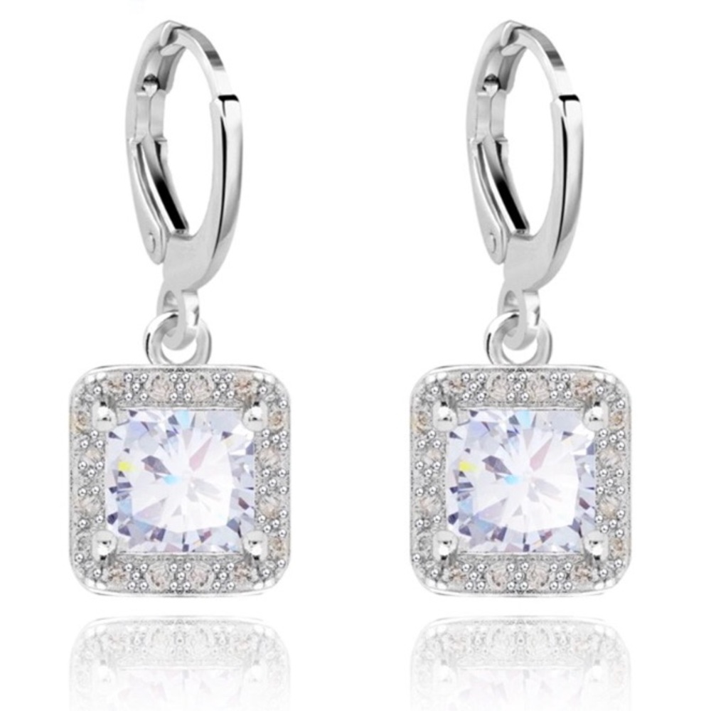 NEW๐๐GORGEOUS! CZ EARRINGS!๐๐SILVER TONE ALLOY - Picture 1 of 8